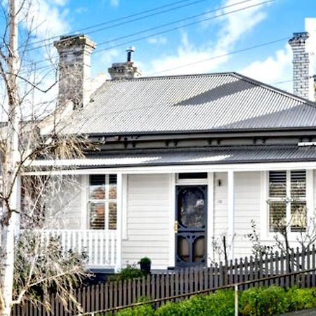 Charming Cottage Nestled In Prime Location ลอนเชสตัน ภายนอก รูปภาพ